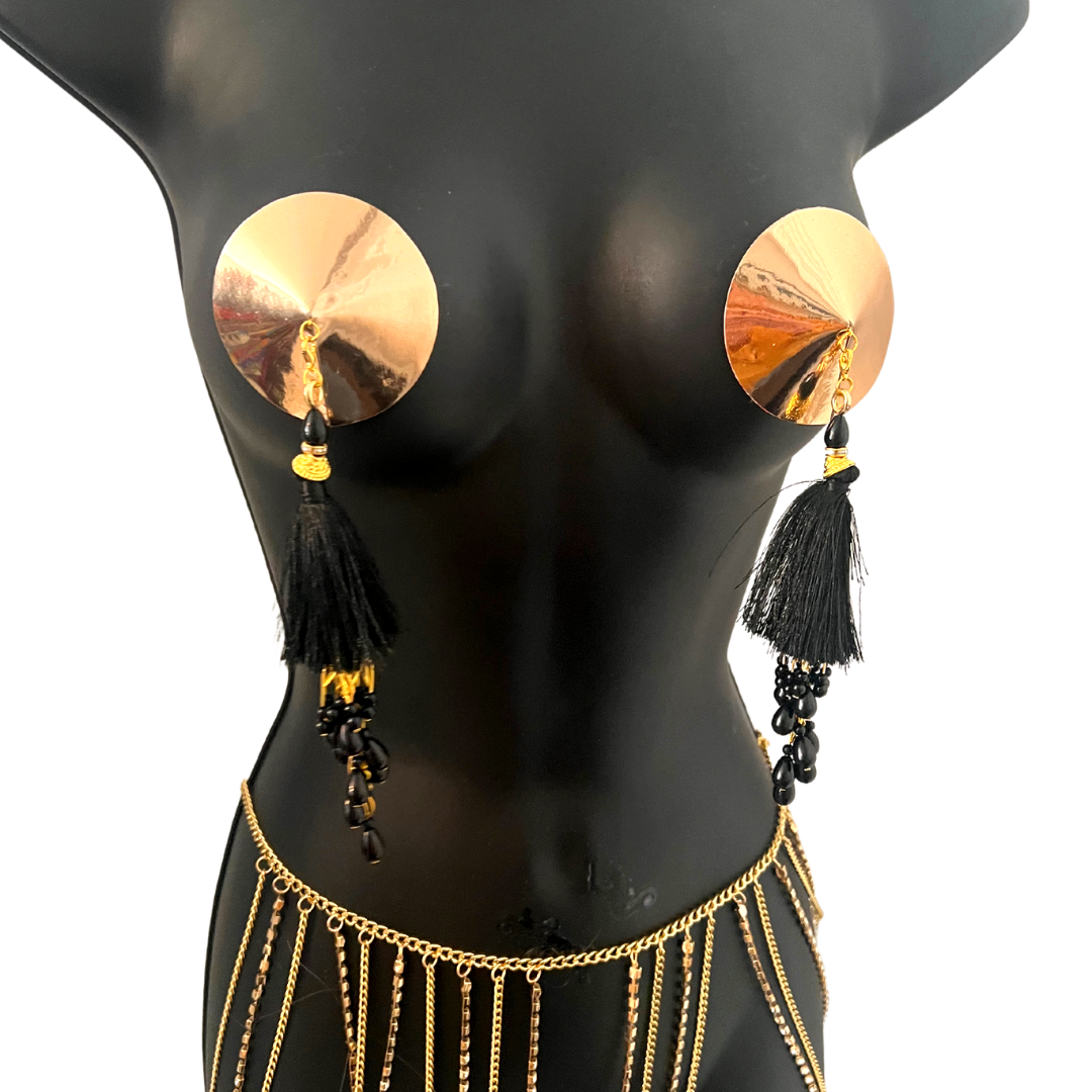MISS DEMEANOR Cache-tétons en feuille d'or (2 pièces) avec pompons amovibles en perles noires pour festivals de lingerie, carnaval, rave burlesque