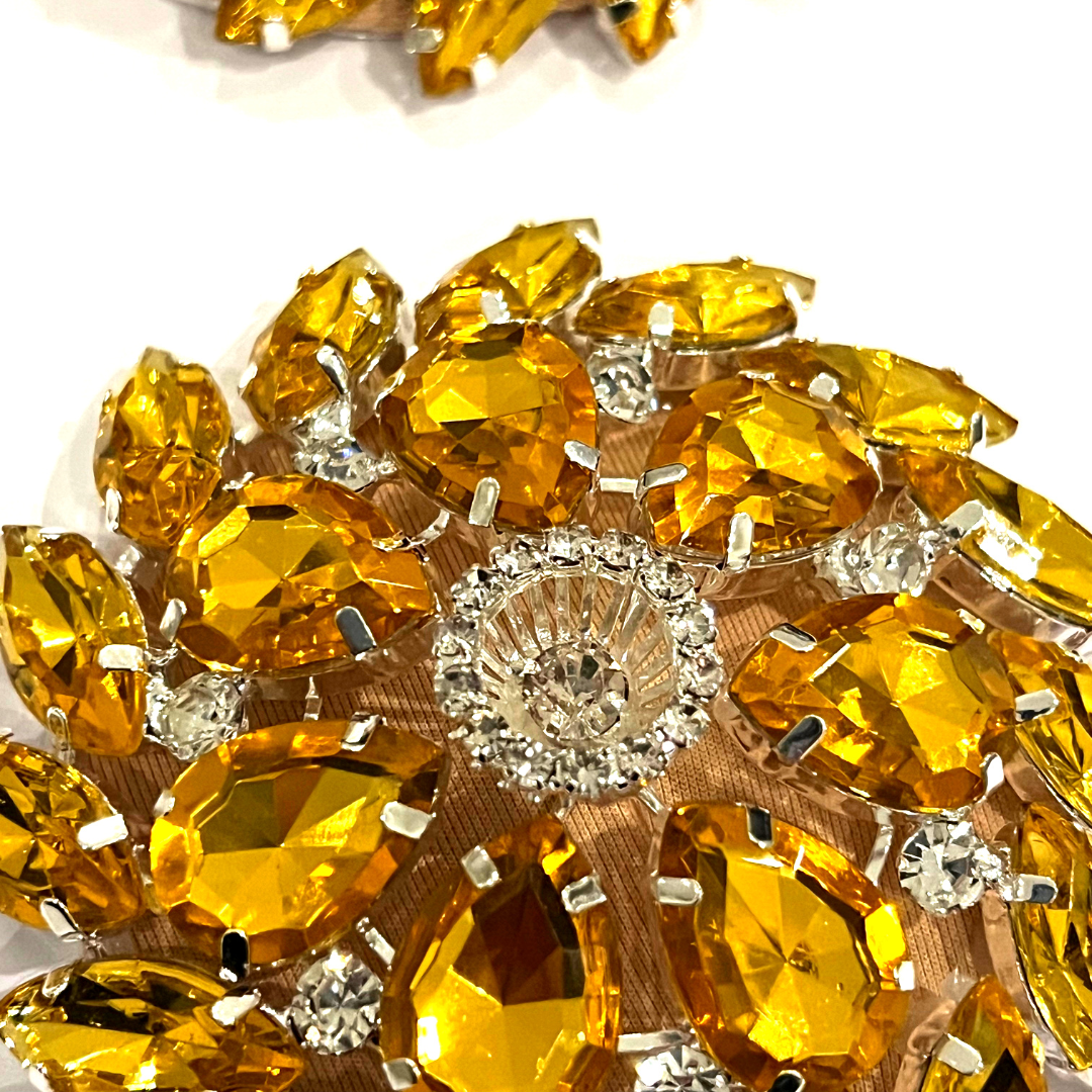 VENUS LA DOLL - Pasties de pezón con forma floral de gemas amarillas y pedrería (2 piezas), fundas para festivales, lencería burlesca de raves de carnaval