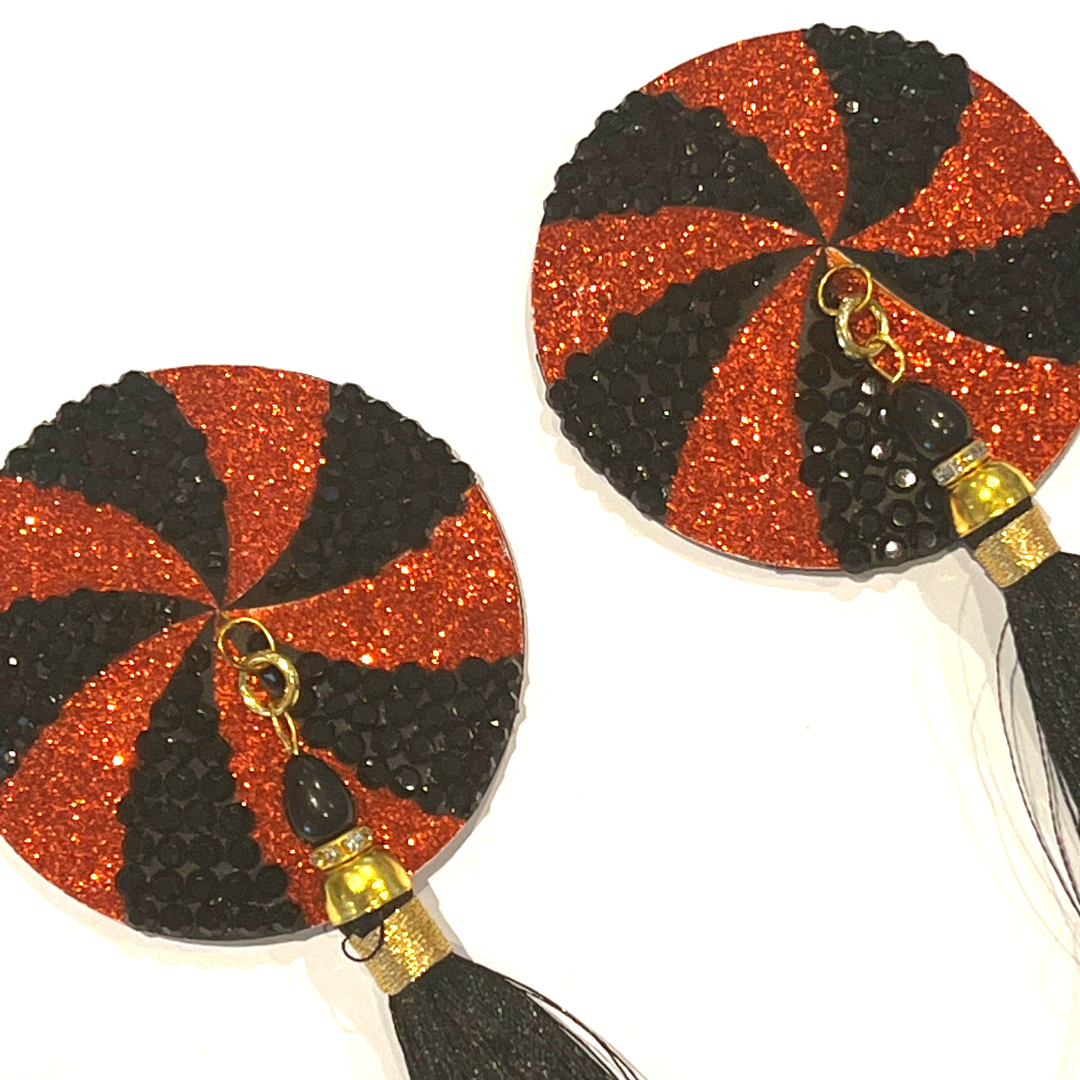 RAVEN Pasties de pezones intrincados negros y naranjas, cubiertas con borlas con cuentas a mano (2 piezas) para raves y festivales de lencería burlesca