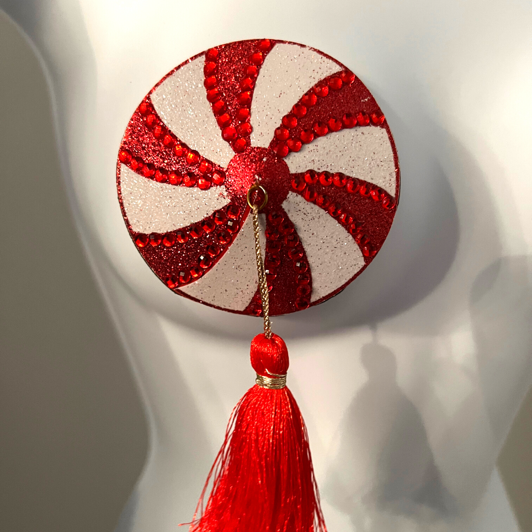 KANDI KANE Pasties de pezón de caramelo navideño rojo y blanco, cubiertas con borlas con cuentas a mano (2 piezas) para raves y festivales de lencería burlesca Raves
