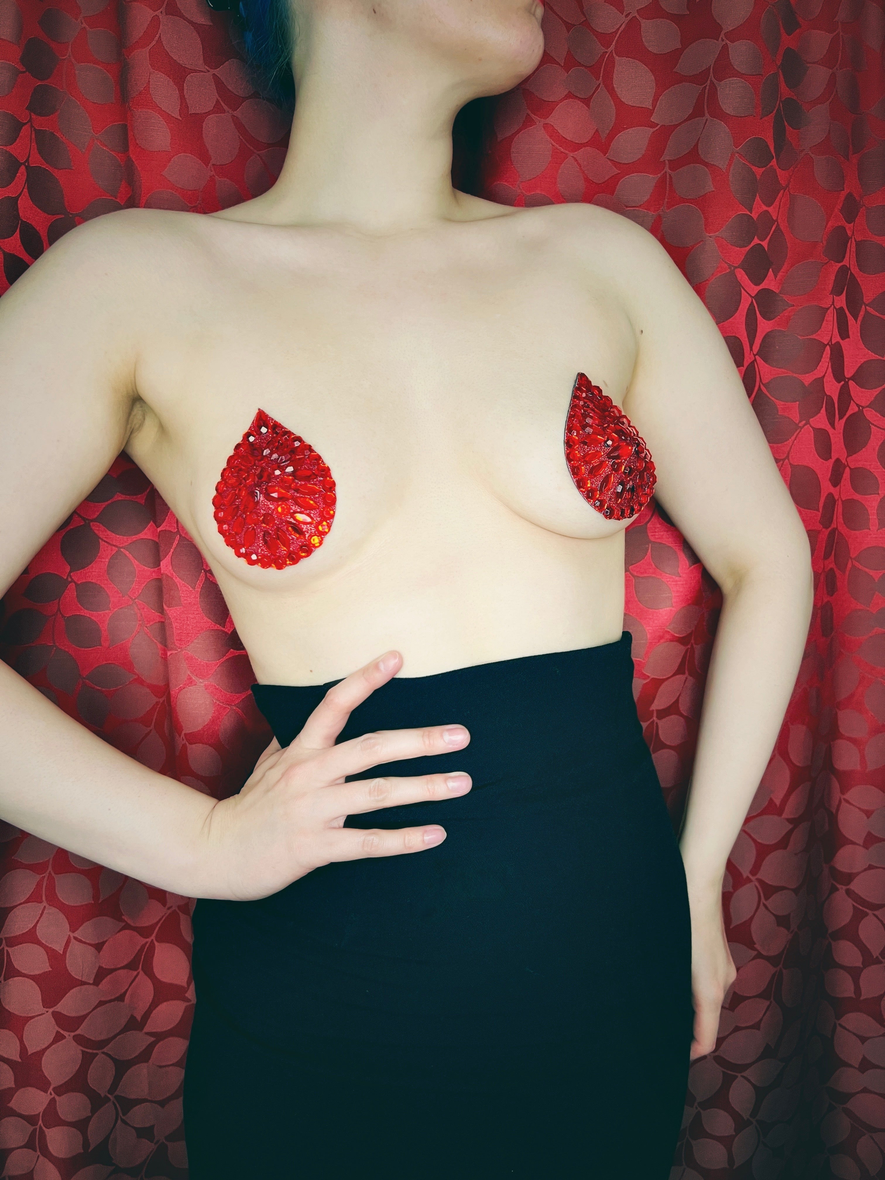 Tamal Caliente | Empanadas | Accesorios de lencería | Arte Corporal | Joyería del cuerpo